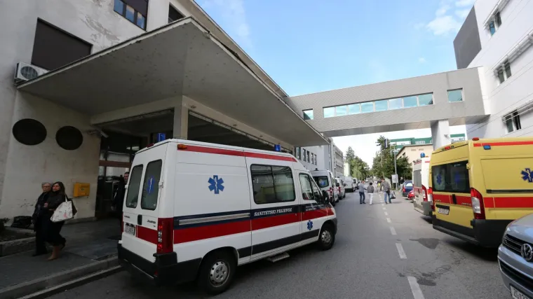 Pijani 19-godi&scaron;njak pao s prvog kata studentskog doma u Zagrebu, ima te&scaron;ku ozljedu lubanje