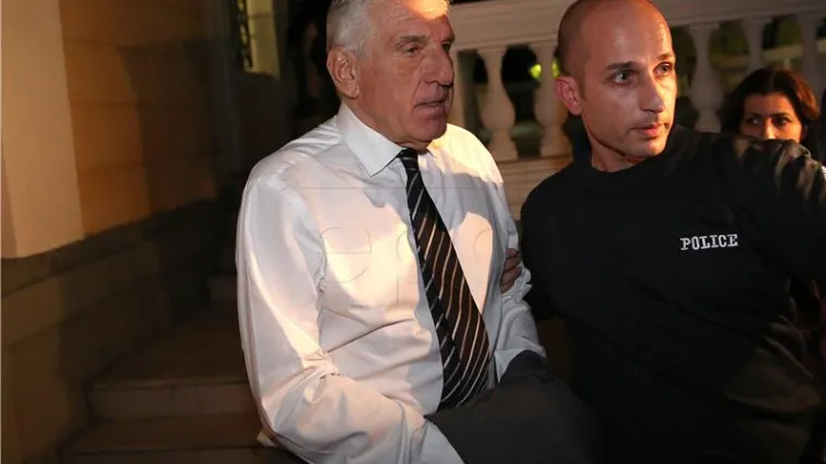 Tako se to radi! Biv&scaron;i ministar obrane u pritvoru zbog pranja novca, prijeti mu kazna od 20 godina zatvora