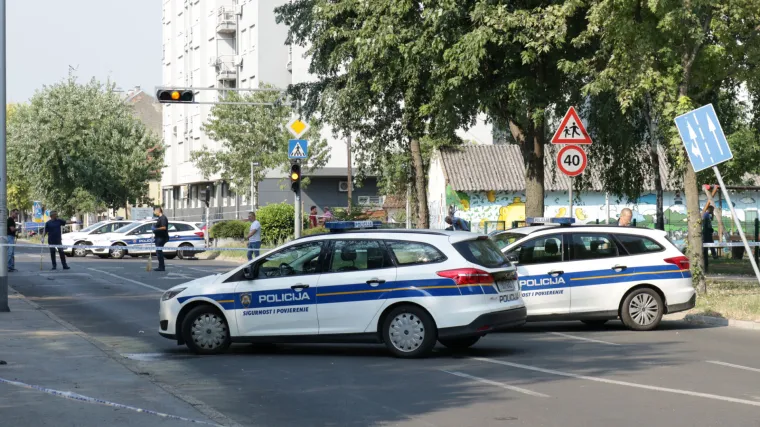 Pje&scaron;akinja se sru&scaron;ila na cestu, preko nje pre&scaron;ao autobus