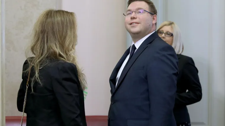 'Va&scaron; bi&nbsp;napuhani ministar mogao letjeti po sabornici kao balon'