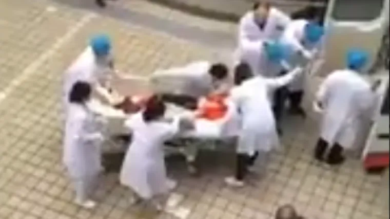 Pomahnitala žena nožem napala djecu na ulazu u vrtić, 14 žrtava prevezli hitno u bolnicu