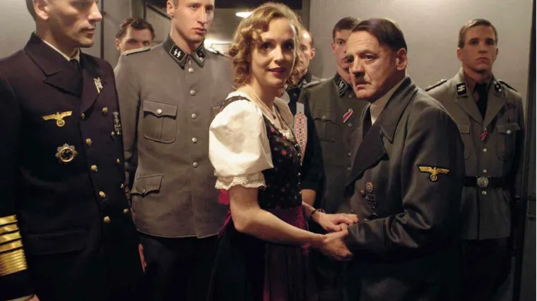 Nekadašnja Hitlerova osobna tajnica Traudl Junge govori o svojoj ulozi tijekom Drugog svjetskog rata (Hitler: Konačni pad)