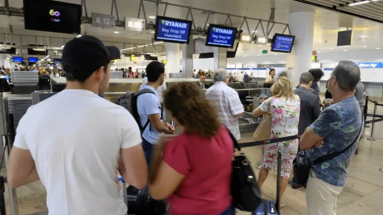 Tisuće putnika na mukama zbog &scaron;trajka radnika za prijevoz prtljage