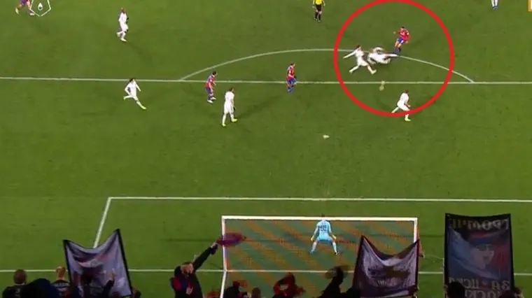 Briljantnim udarcem pospremio loptu u mrežu i zaradio ovacije navijača