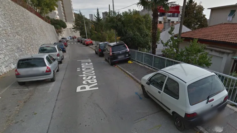 Policijska potjera u Rijeci: Uhićen krivac koji je pobjegao nakon &scaron;to je o&scaron;tetio 15 parkiranih automobila!