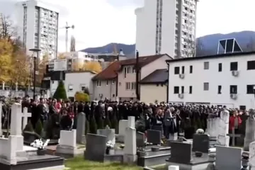  Tisuće na sprovodu ubijenim policajcima, u tijeku istraga neviđenih razmjera