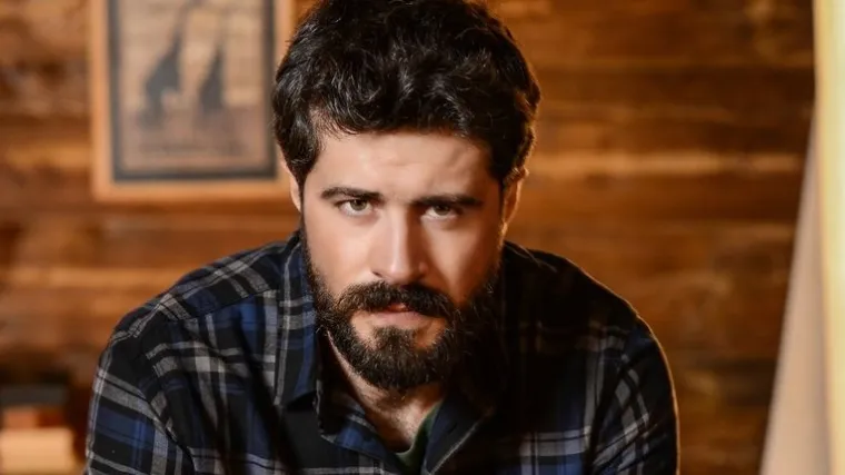 Zoe koja prikuplja informacije o Crnom želi da se Lea zbliži s njim, a ne s doktorom (Pogre&scaron;an čovjek)