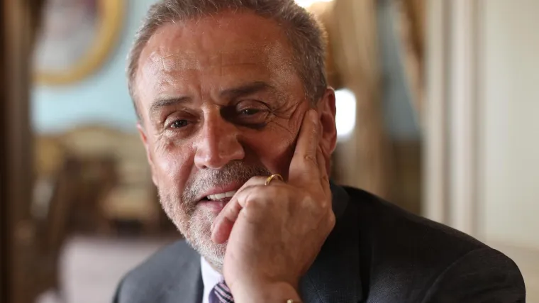 'Mir i vama i njima, danas ništa o politici'