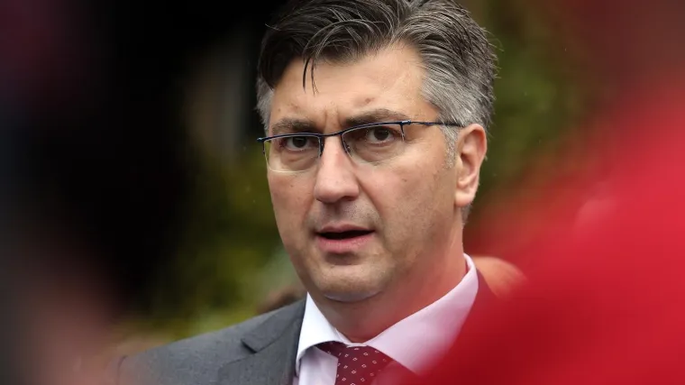 'Predsjednica je imala namjeru sudjelovati na sastanku u Marake&scaron;u, ne obraćam pozornost na to &scaron;to je rekla Bujancu'