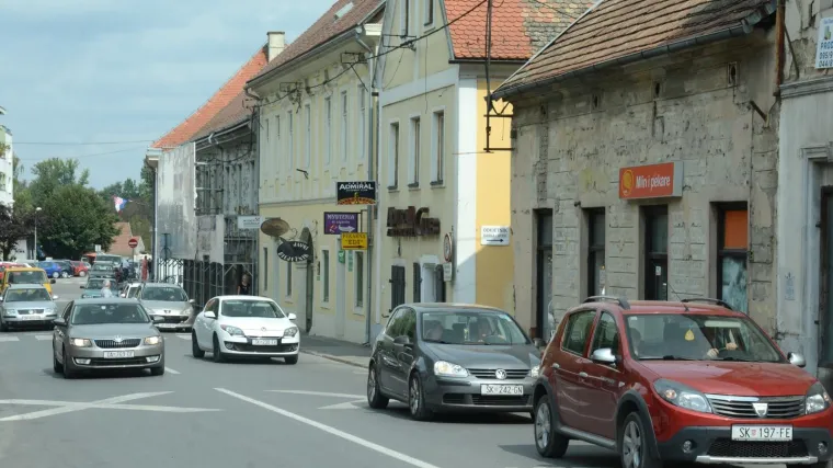 Samo 50 minuta od Zagreba: U ovom gradu posla nema, obitelji odlaze, a kuće se prodaju u bescjenje