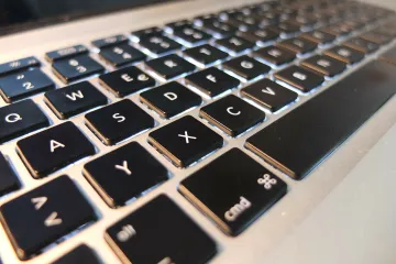 Gdje se nalaze donji navodnici na tipkovnici?