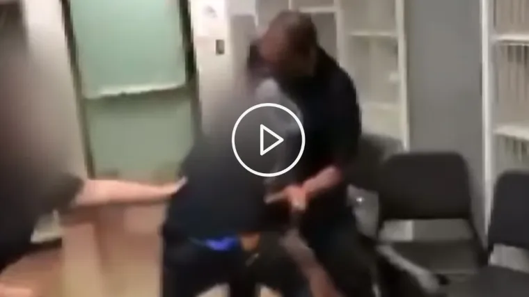 Nastavio ga udarati na podu učionice: Profesor pretukao učenika (14) zbog uniforme