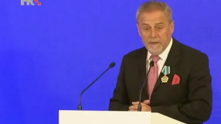 'Po&scaron;tovani president, spasibo na ordenu'