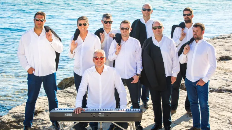 PJESMA UZ KOJU ĆETE SE ZALJUBITI &ndash; NOVA JE BALADA KLAPE RI&Scaron;PET