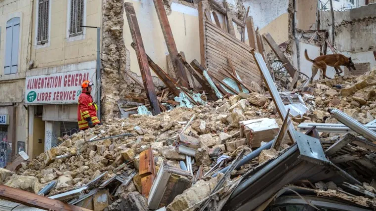 Desetero ljudi jo&scaron; uvijek pod ru&scaron;evinama nakon kolapsa dviju zgrada