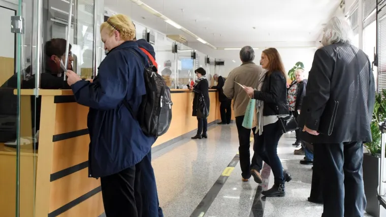 Stranica za ocijenjivanje službenika pokrenula crowfunding kampanju