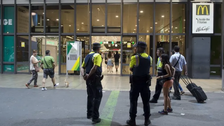 Policija na kolodvoru otkrila moguću bombu, evakuirana dva vlaka