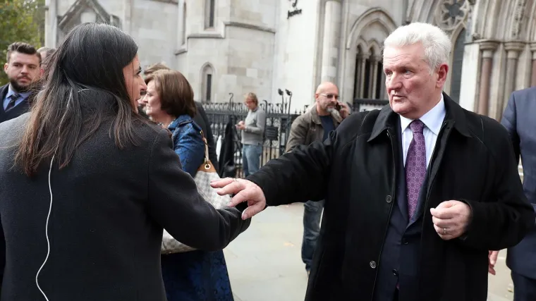 U HRVATSKU! U londonskoj zračnoj luci čuvala ga čak 4 čuvara; 'Vidite da sam dobro, sve je ok'