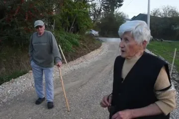 Obitelj Rogina strahuje da će se zbog izgradnje nove ceste porušiti gospodarski objekti