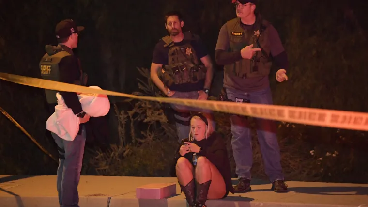 Strojnicom pucao na ljude u punom baru: Poginulo dvanaest ljudi, među njima i jedan policajac