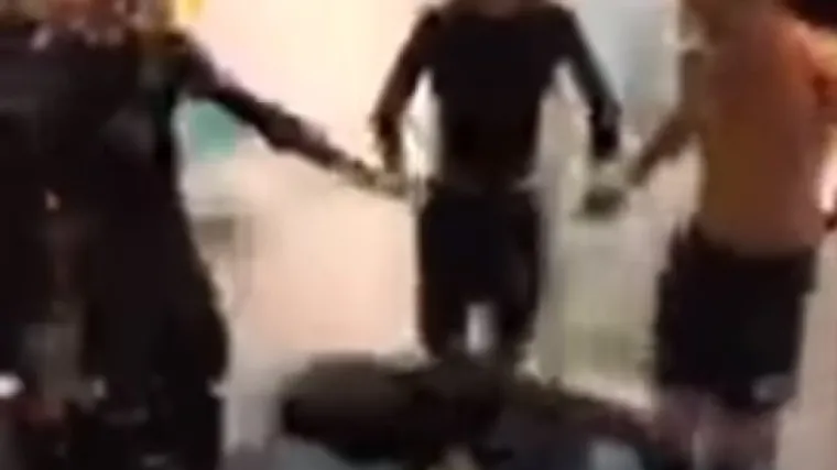 Zapjevali omiljenu Mamićevu pjesmu pa zaplesali kolo