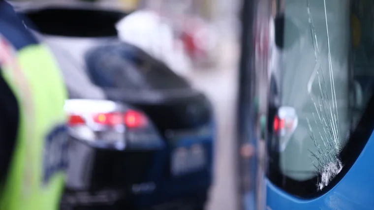 Opet je do&scaron;lo do sudara tramvaja i osobnog automobila u centru Zagreba: 'Cijeli tramvaj se zatresao'