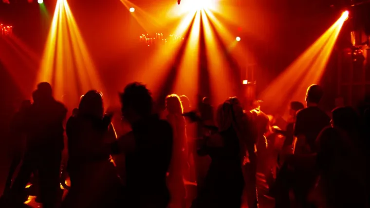 Obračun kriminalaca u noćnom klubu: Boksaču noge iskasapili staklenom bocom, krvi je bilo na sve strane