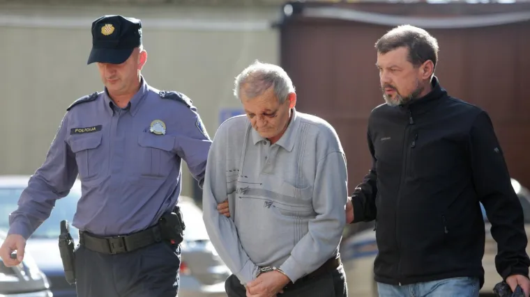 Svađao se sa susjedom pa ga ubio: Za &scaron;est uboda nožem dobio tri godine zatvora