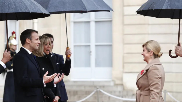 'Opet pada ki&scaron;a': Macron se prisjetio susreta s Grabar-Kitarović na nogometnom prvenstvu