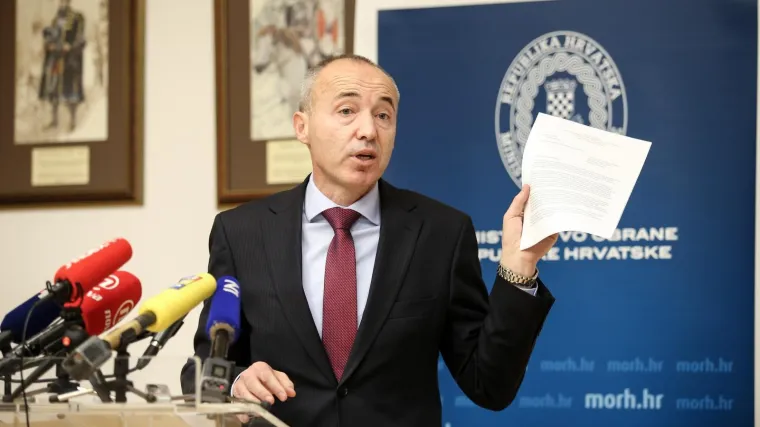 Krstičević: 'Kupljeni zrakoplovi kori&scaron;teni su koliko nam treba, a na&scaron;a djeca će kupiti nove'