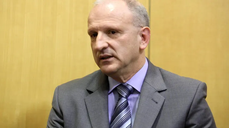 Potencijalni povjerenik za informiranje zaboravio zanimljiv detalj o sebi