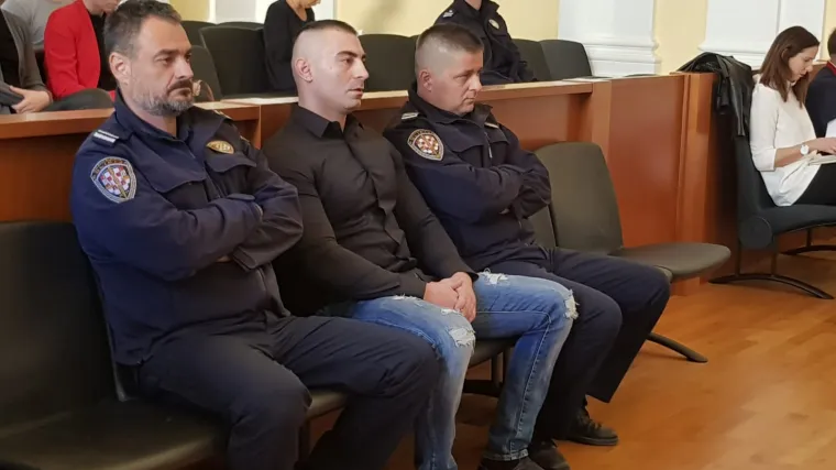 Svjedočila vlasnica kafića: 'Pio je viski i vino, ali nisam vidjela kad je tukao djevojku'