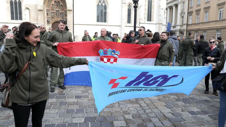 Prosvjed na Markovu trgu: Pirotehničari ne žele biti pod okriljem MUP-a