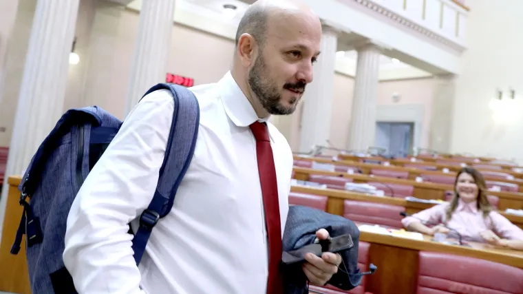 Oporba žestoko: 'Bogati će biti jo&scaron; bogatiji. Samo 2 posto zaposlenih imat će koristi'