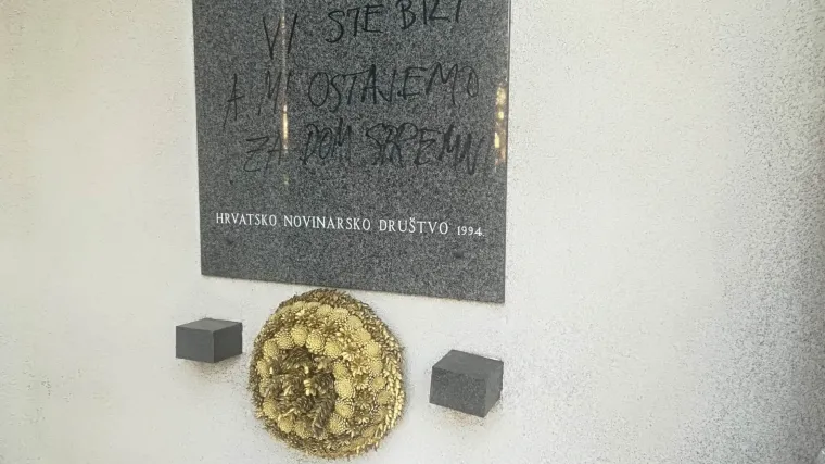 Na zgradi Novinarskog doma osvanula poruka s usta&scaron;kim pozdravom