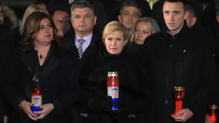 Svijeće zapalili predsjednica, gradonačelnik Penava i ministri