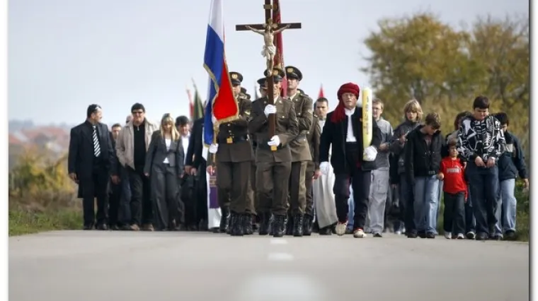 U &Scaron;kabrnji počelo komemorativno obilježavanje 27. godi&scaron;njice stradanja: Žrtvama se do&scaron;ao pokloniti i Gotovina