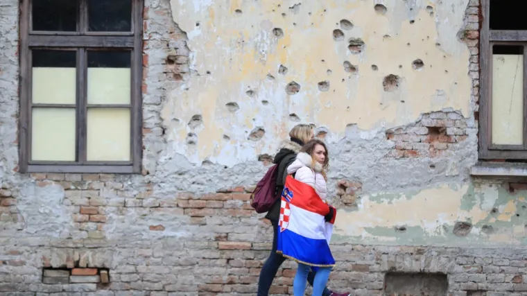 Vukovar prije 27 godina dao život za Hrvatsku: Tko će grad heroja ponovno oživjeti?