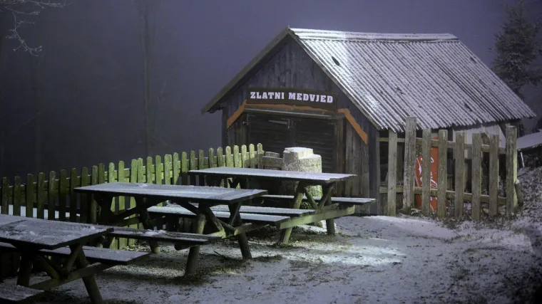 Stigla promjena vremena: Prvi snijeg zabijelio Sljeme!