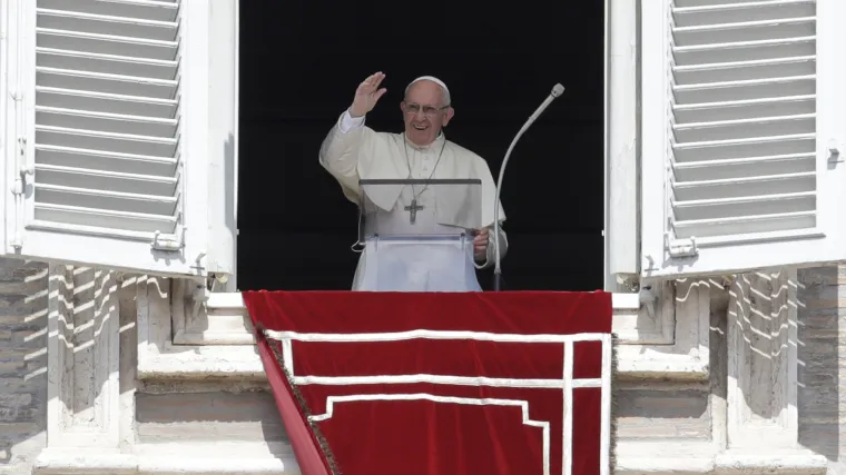 Papa promijenio tekst najpoznatije molitve: 'Sami sebe dovodimo u napast, ne dovodi nas Bog'