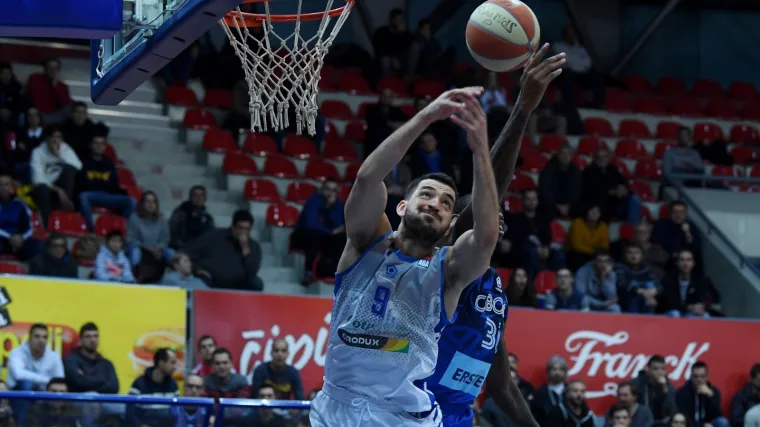 Zadrani s vi&scaron;e od trideset razlike devastirali Cibonu usred Zagreba