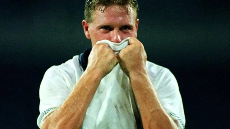 Bludničio nad ženom u vlaku? Legenda engleskog nogometa optužena za seksualno zlostavljanje