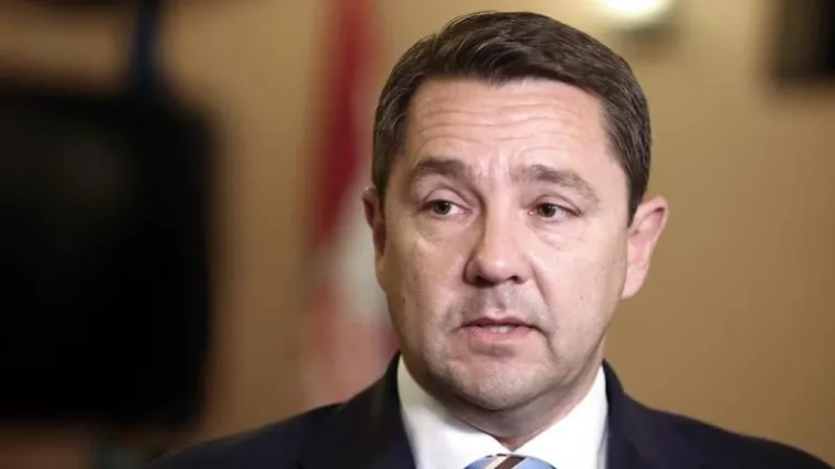 'Dok je bio ministar, imao je poseban lift do ureda u Ministarstvu'