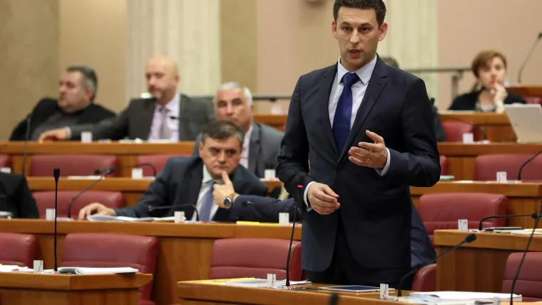 'Vi&scaron;e tro&scaron;imo nego &scaron;to zarađujemo'