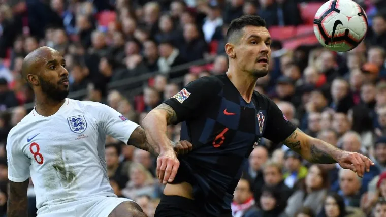 Dejan Lovren ponovno je njihova meta, a komentari su im brutalni