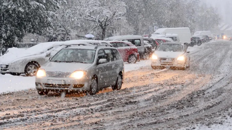 10 savjeta za zimsku vožnju: Za&scaron;to su važne zimske gume, koji je recept za pravilno kočenje...