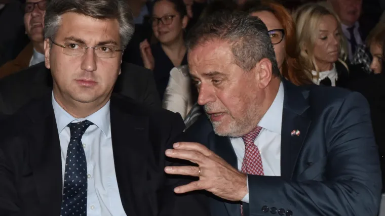 Ru&scaron;i li Bandić proračun zbog udžbenika: 'Nema ultimatuma, ali bit će besplatni u cijeloj Hrvatskoj'