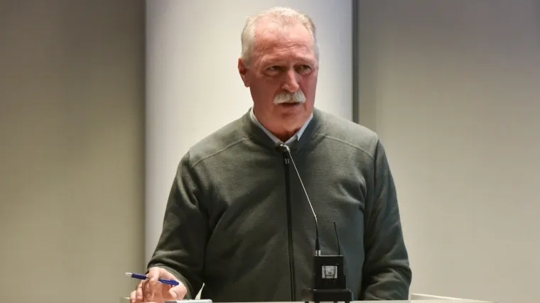 'Ako ima za avione, ima i za učiteljice i medicinske sestre'