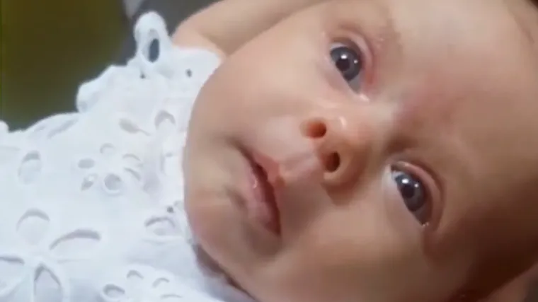 Pogledajte trenutak kada je beba koja je rođena gluha po prvi put čula mamin glas