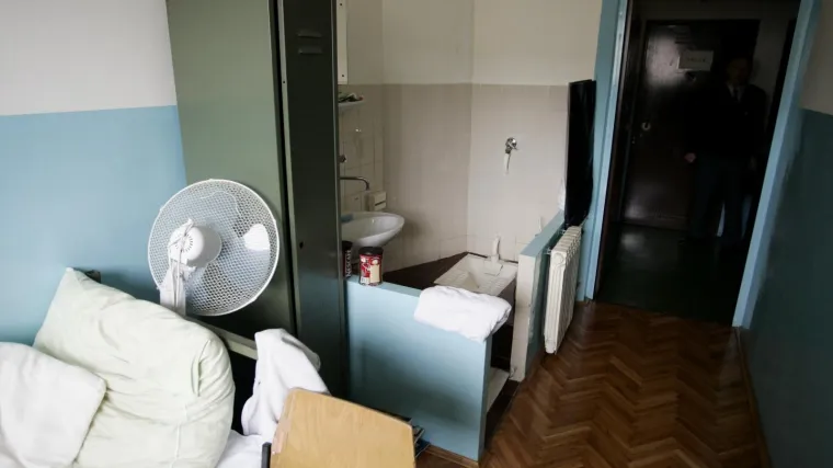 Sigurnost u Remetincu upitna: Detektori za metal ne rade, zatvorenicima donose mini-mobitele!